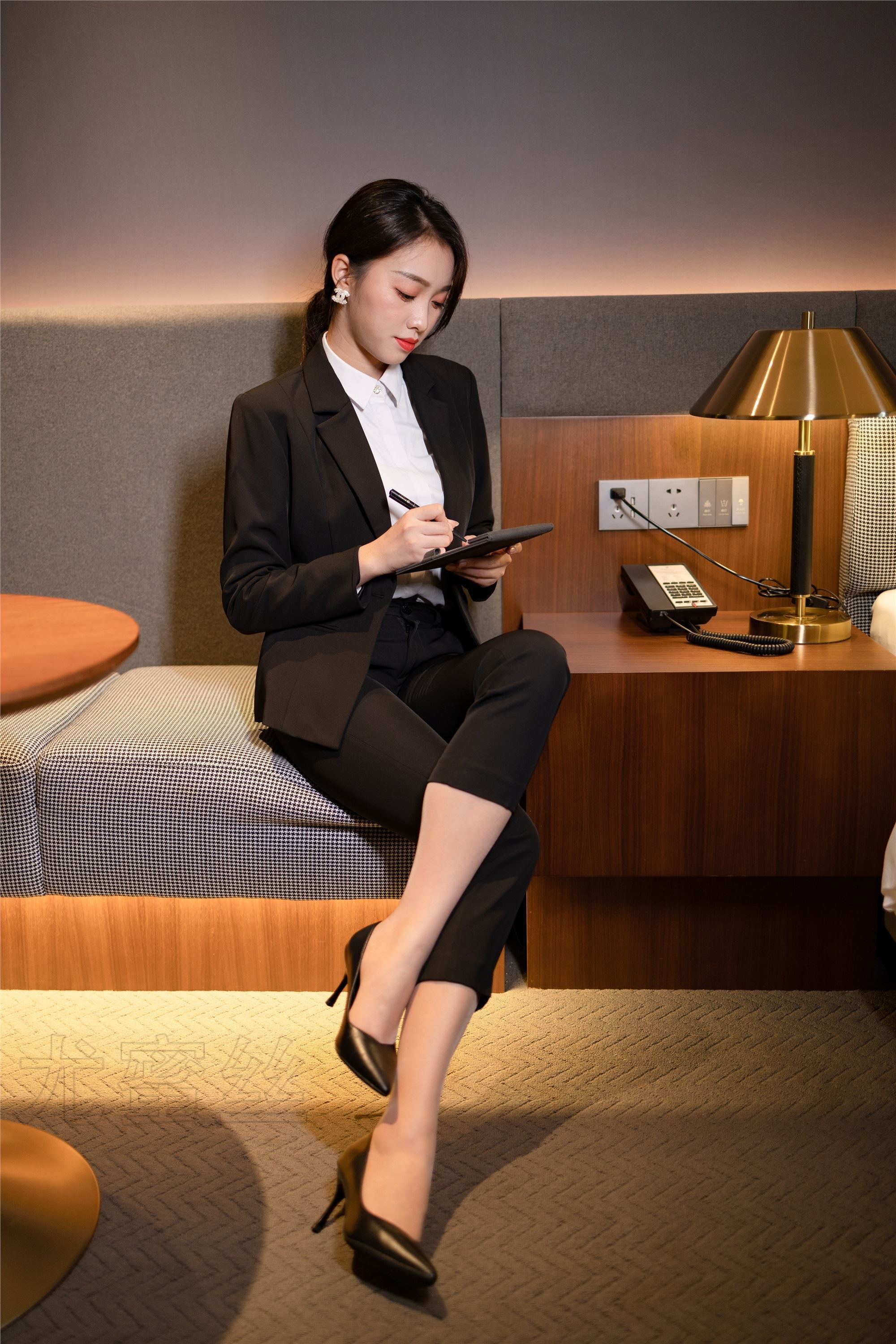 尤蜜丝 穿搭写真 NO.067